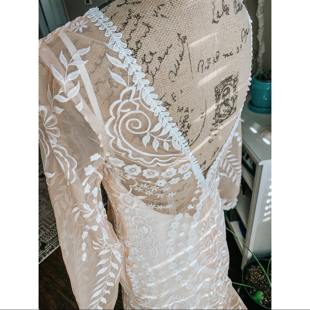 Sample Lace Wedding Dress
